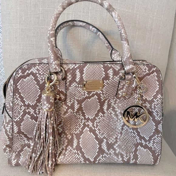 Michael Kors satchel NEW never used - Picture 3 of 6